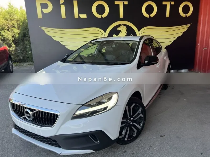 2019 Volvo V40 Cross Country