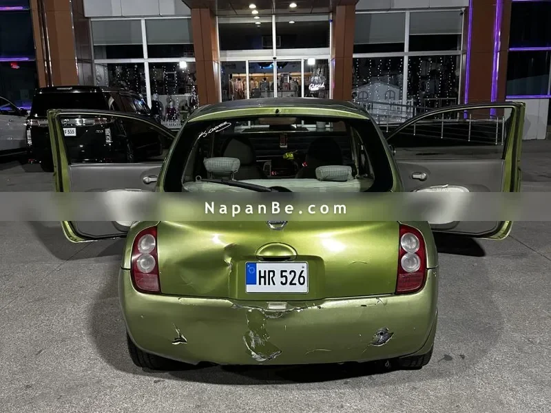 2002 Nissan March