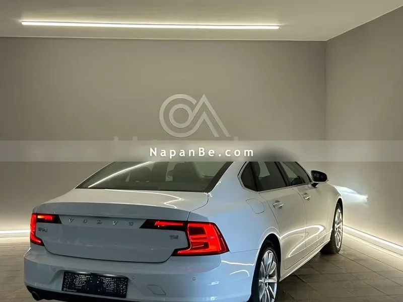 2021 Volvo S90