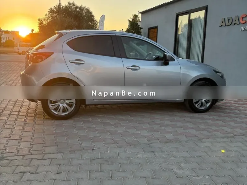 Mazda 2