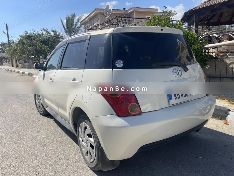 Toyota Ist